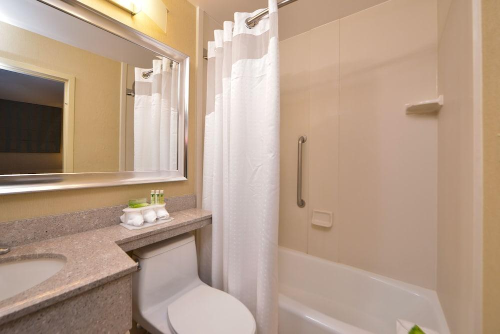 Holiday Inn Express Kennedy Airport, An Ihg Hotel Nova Iorque Exterior foto