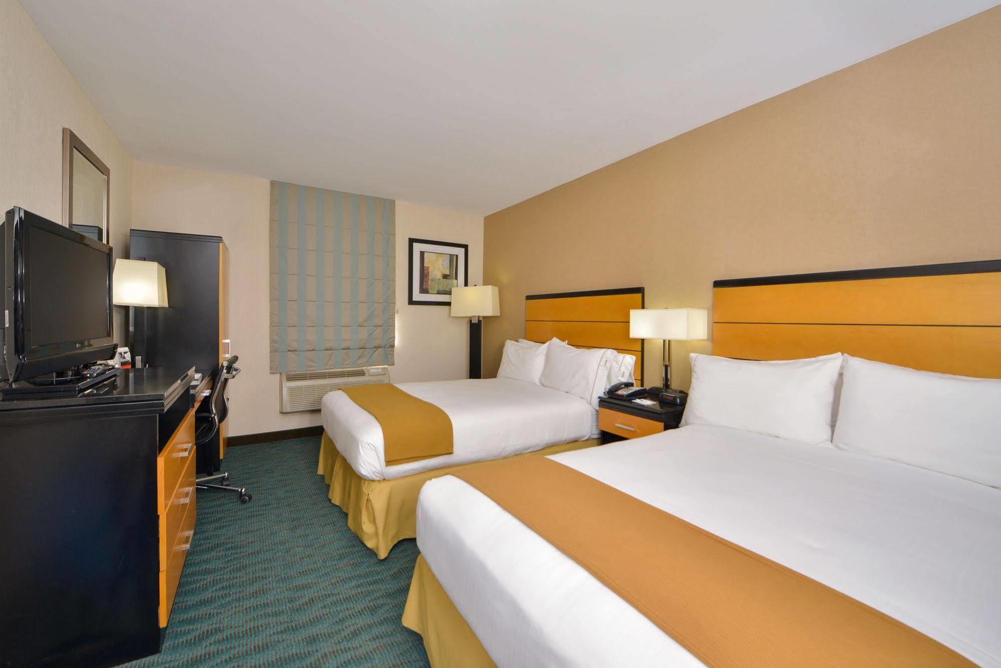 Holiday Inn Express Kennedy Airport, An Ihg Hotel Nova Iorque Exterior foto
